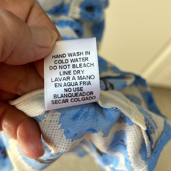 Entro Blue Floral Ruffle Top Size Large NWT - Picture 7 of 10